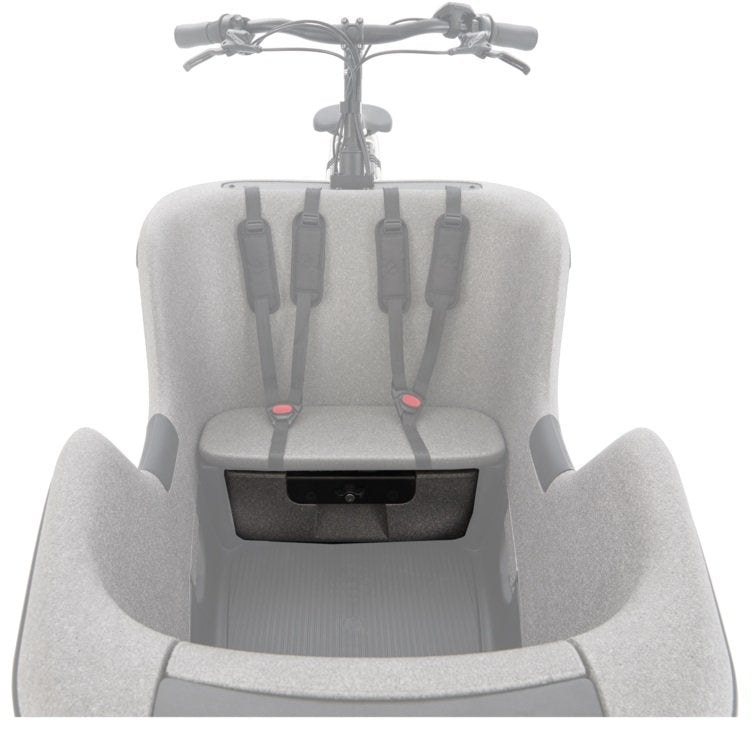 Makki Staufach unter der Sitzbank Makki Staufach unter der Sitzbank